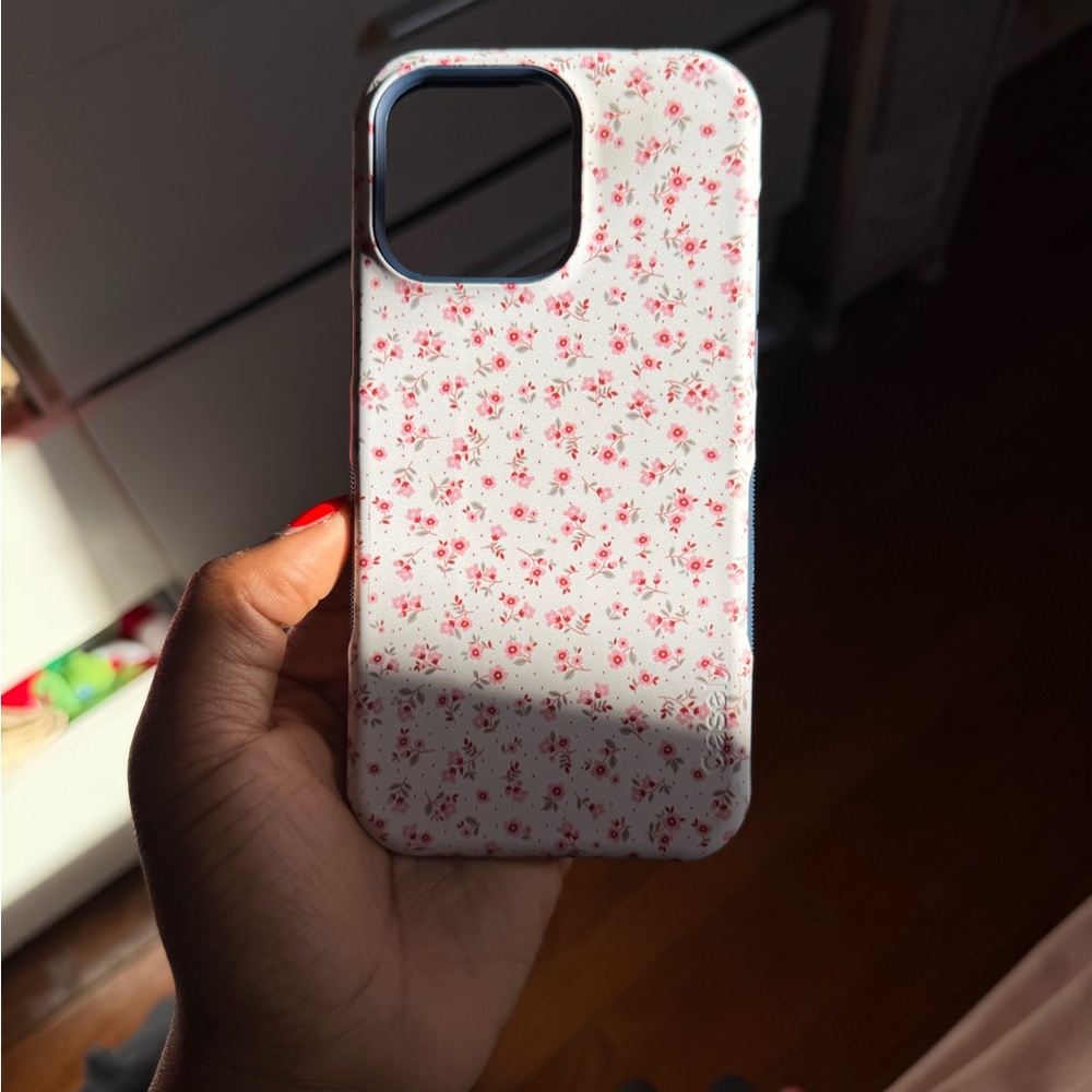 Floral Pattern Phone Case - White and Red